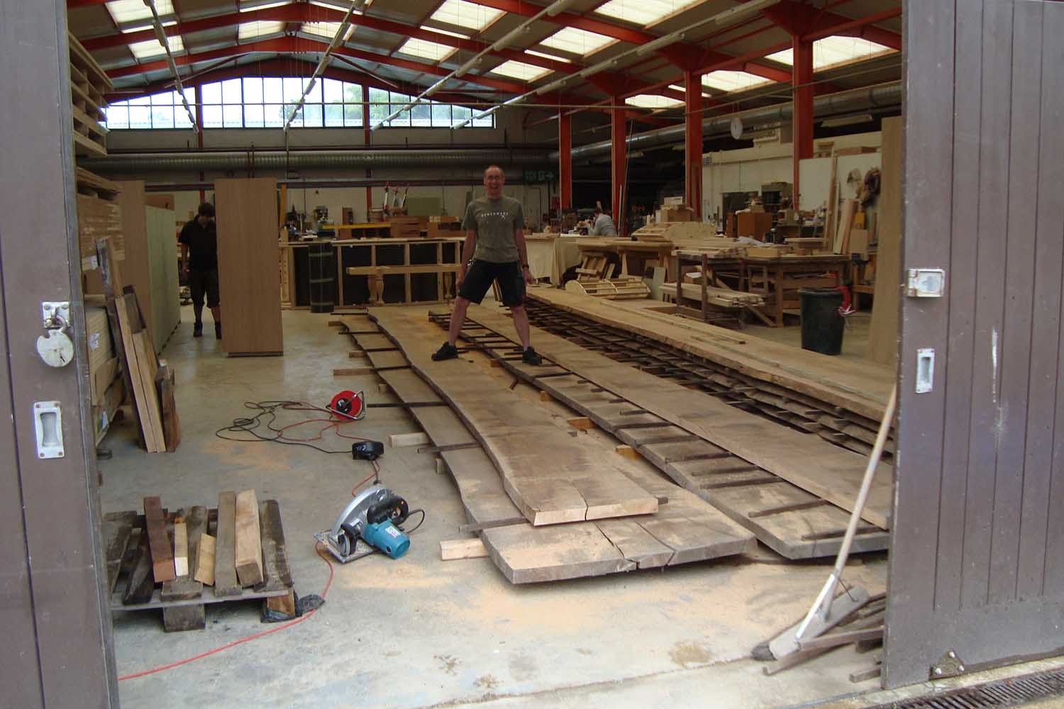 The making of a bespoke 32 seat table for Queens College Oxford